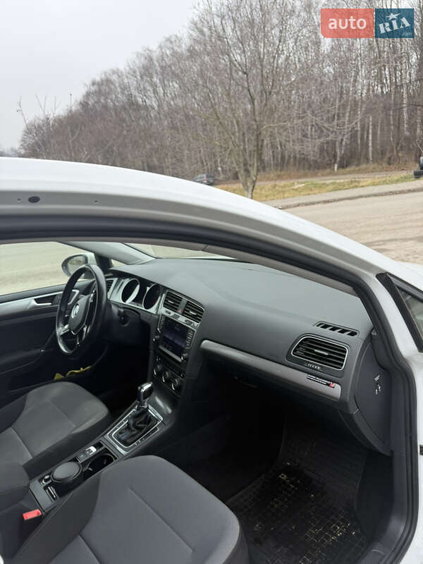 Хетчбек Volkswagen e-Golf 2014 в Тернополі фото 20 Хетчбек Volkswagen e-Golf 2014 в Тернополі