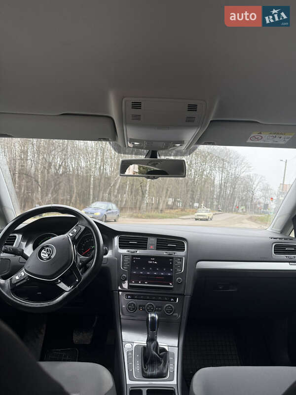 Хетчбек Volkswagen e-Golf 2014 в Тернополі фото 26 Хетчбек Volkswagen e-Golf 2014 в Тернополі