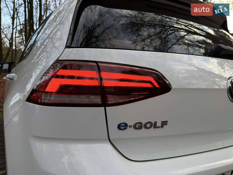 Хэтчбек Volkswagen e-Golf 2017 в Львове