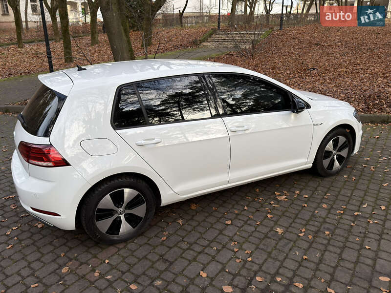 Хэтчбек Volkswagen e-Golf 2017 в Львове