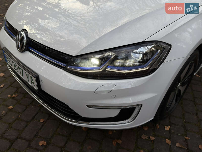 Хэтчбек Volkswagen e-Golf 2017 в Львове
