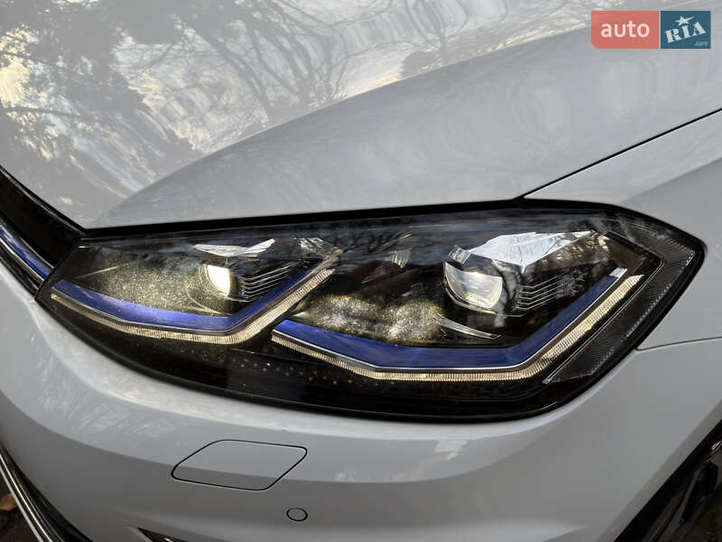 Хэтчбек Volkswagen e-Golf 2017 в Львове