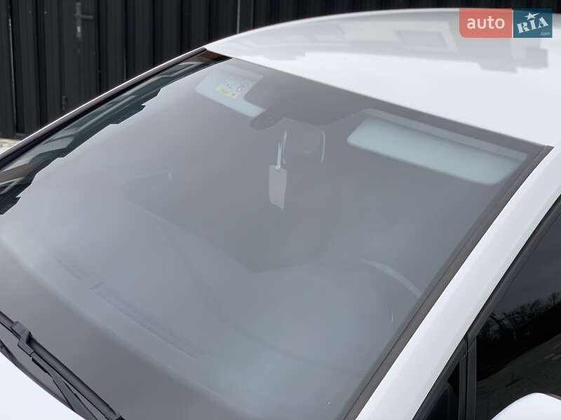 Хэтчбек Volkswagen e-Golf 2015 в Ивано-Франковске