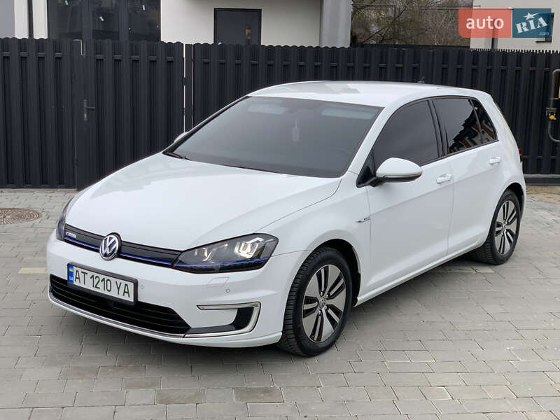Хэтчбек Volkswagen e-Golf 2015 в Ивано-Франковске