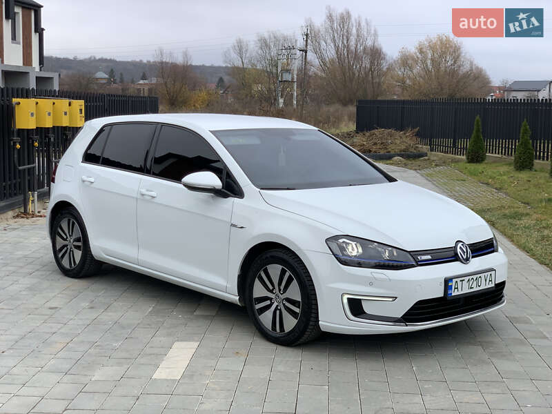 Хэтчбек Volkswagen e-Golf 2015 в Ивано-Франковске