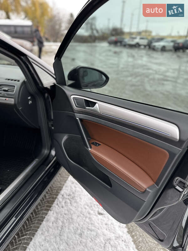 Хэтчбек Volkswagen e-Golf 2014 в Владимире