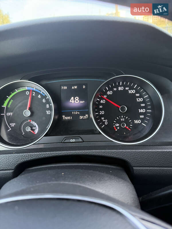 Хетчбек Volkswagen e-Golf 2019 в Івано-Франківську