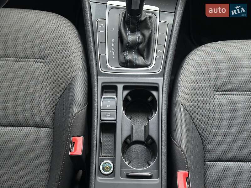 Хэтчбек Volkswagen e-Golf 2020 в Днепре