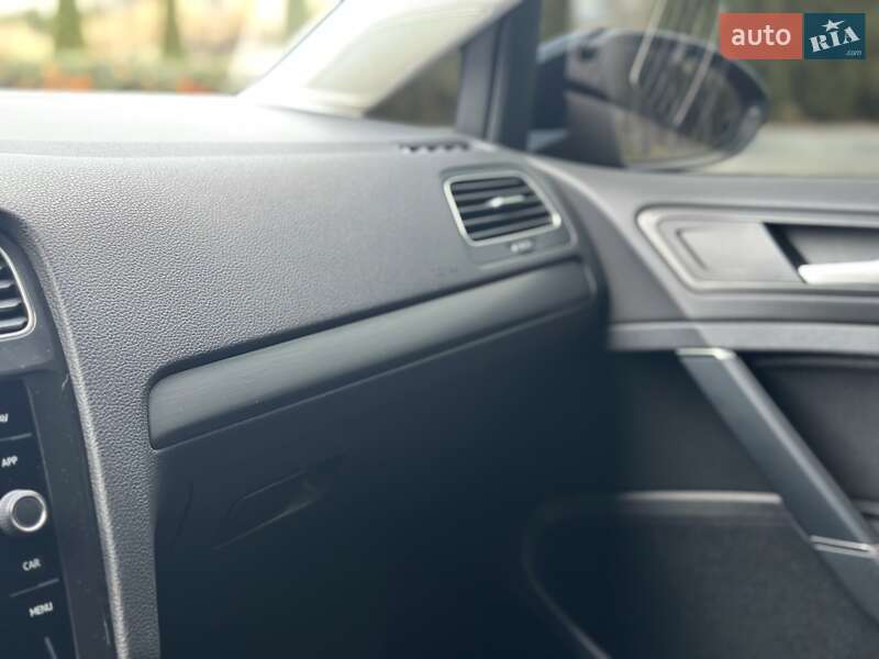 Хэтчбек Volkswagen e-Golf 2020 в Днепре