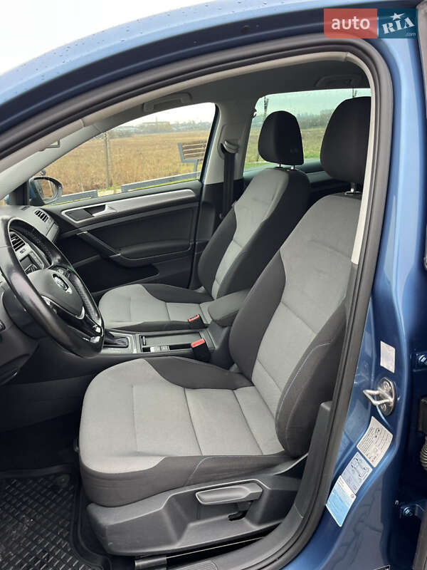 Хэтчбек Volkswagen e-Golf 2015 в Ковеле