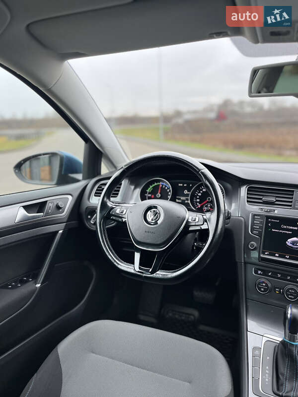Хэтчбек Volkswagen e-Golf 2015 в Ковеле