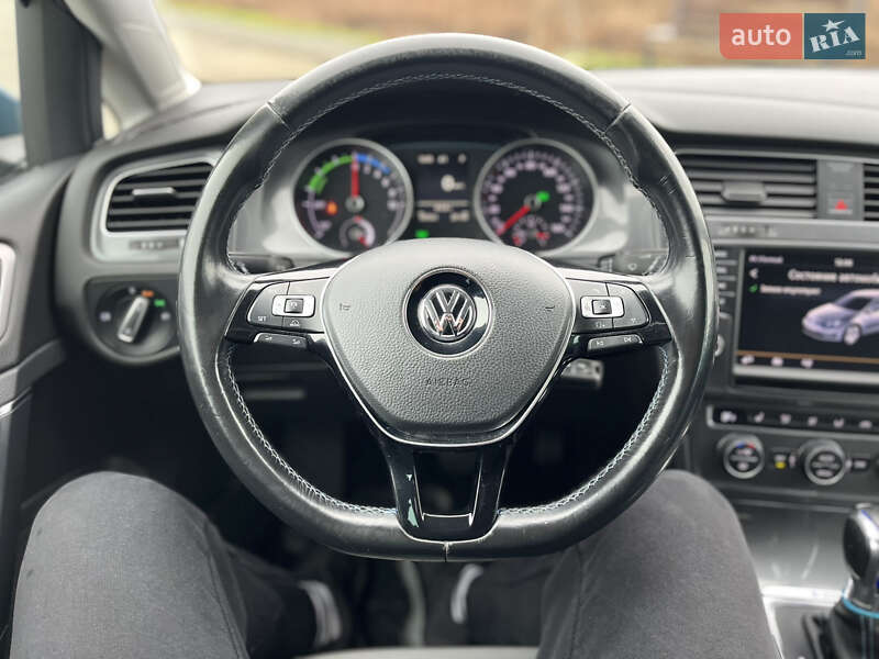 Хэтчбек Volkswagen e-Golf 2015 в Ковеле