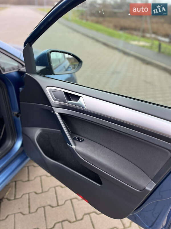 Хэтчбек Volkswagen e-Golf 2015 в Ковеле