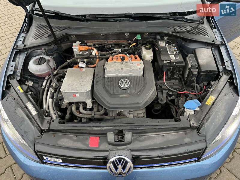 Хэтчбек Volkswagen e-Golf 2015 в Ковеле