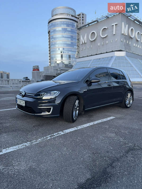 Хэтчбек Volkswagen e-Golf 2020 в Днепре