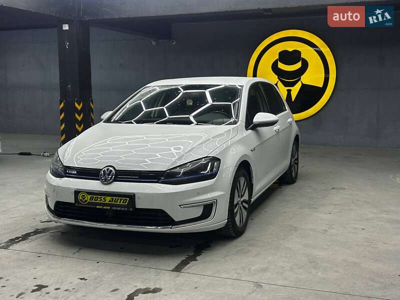 Хетчбек Volkswagen e-Golf 2015 в Чернівцях
