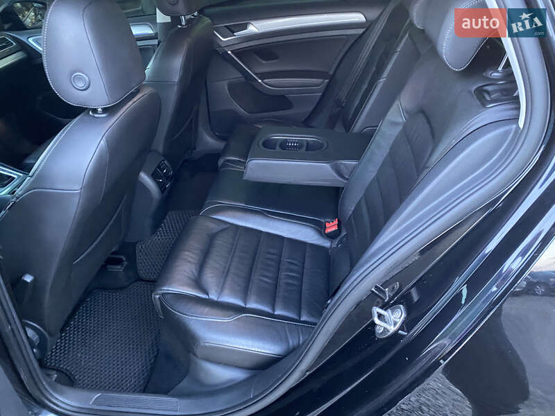 Хэтчбек Volkswagen e-Golf 2015 в Хмельницком