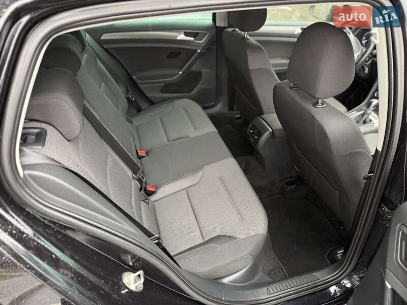 Хэтчбек Volkswagen e-Golf 2019 в Дубно