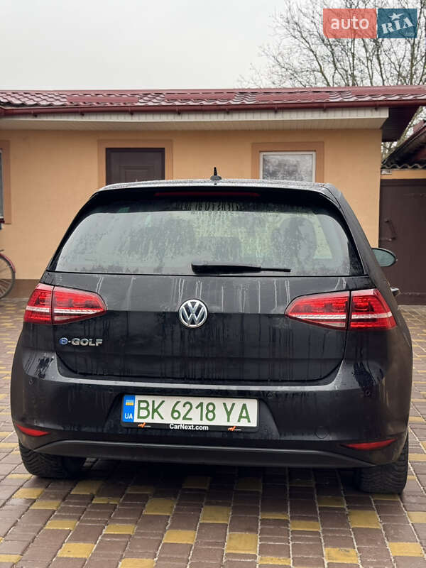 Хэтчбек Volkswagen e-Golf 2015 в Ровно