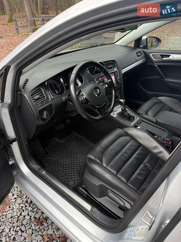 Хэтчбек Volkswagen e-Golf 2016 в Бродах фото 21 Хэтчбек Volkswagen e-Golf 2016 в Бродах