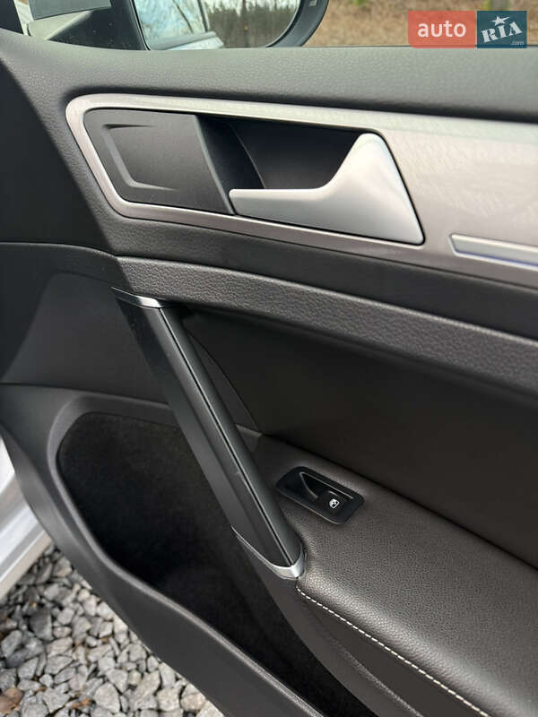 Хэтчбек Volkswagen e-Golf 2016 в Бродах фото 35 Хэтчбек Volkswagen e-Golf 2016 в Бродах