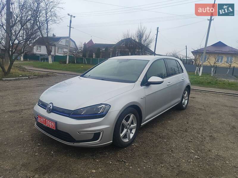 Volkswagen e-Golf 2015