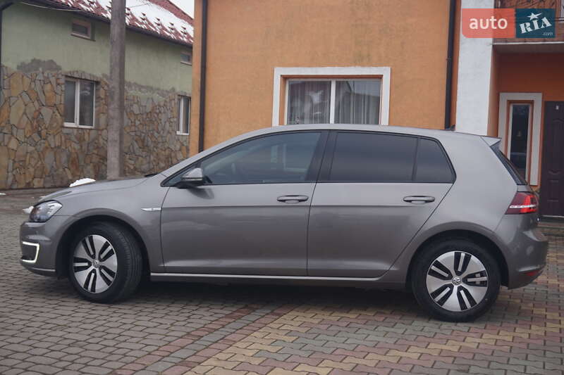 Хэтчбек Volkswagen e-Golf 2015 в Самборе