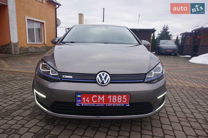 Хэтчбек Volkswagen e-Golf 2015 в Самборе