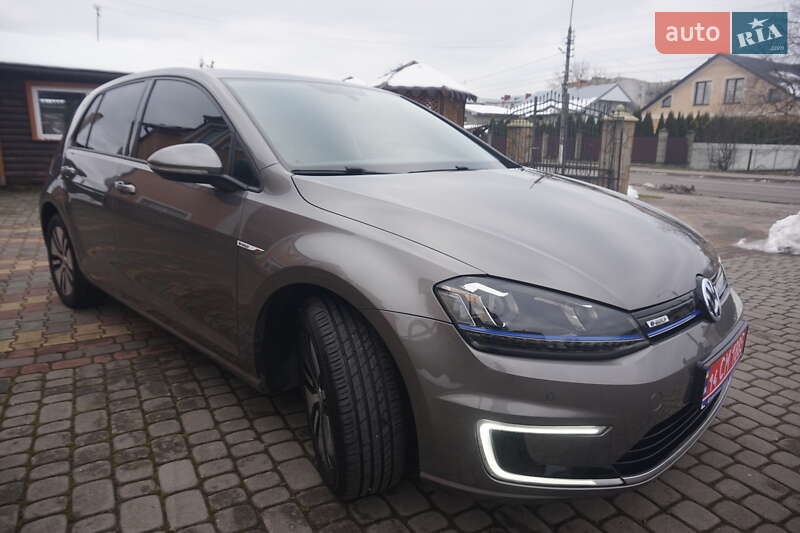 Хэтчбек Volkswagen e-Golf 2015 в Самборе