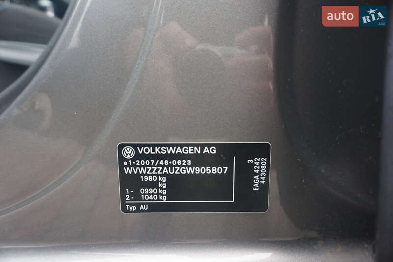 Хэтчбек Volkswagen e-Golf 2015 в Самборе