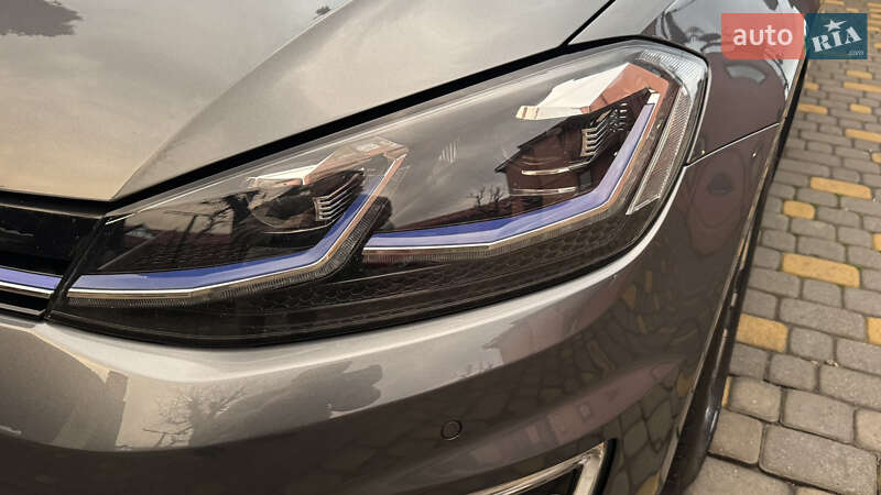 Хэтчбек Volkswagen e-Golf 2021 в Сваляве