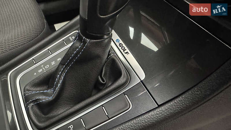 Хэтчбек Volkswagen e-Golf 2021 в Сваляве