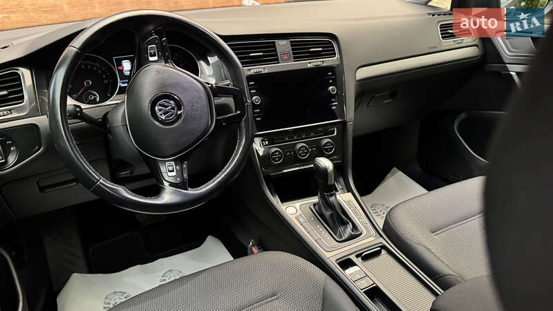 Хэтчбек Volkswagen e-Golf 2021 в Сваляве