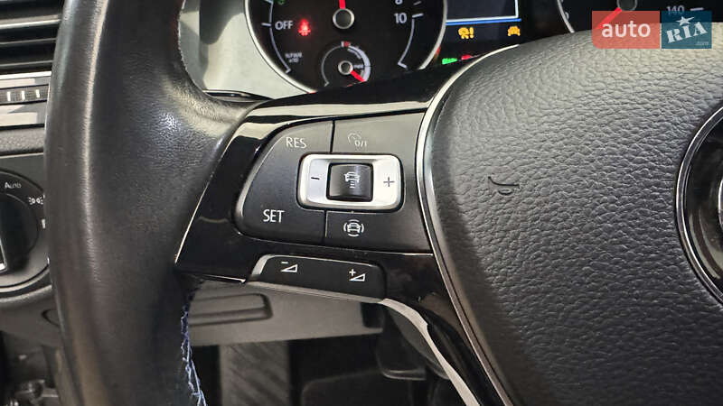 Хэтчбек Volkswagen e-Golf 2021 в Сваляве