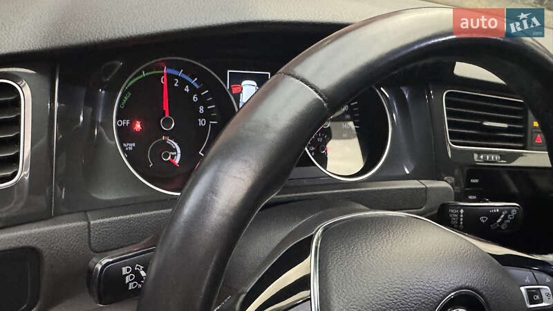 Хэтчбек Volkswagen e-Golf 2021 в Сваляве