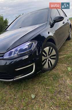 Хэтчбек Volkswagen e-Golf 2017 в Житомире