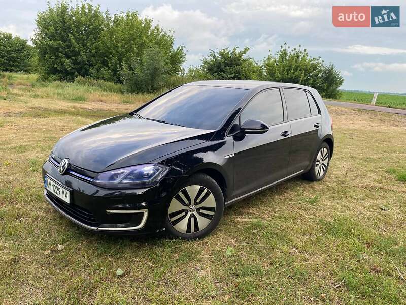 Хэтчбек Volkswagen e-Golf 2017 в Житомире