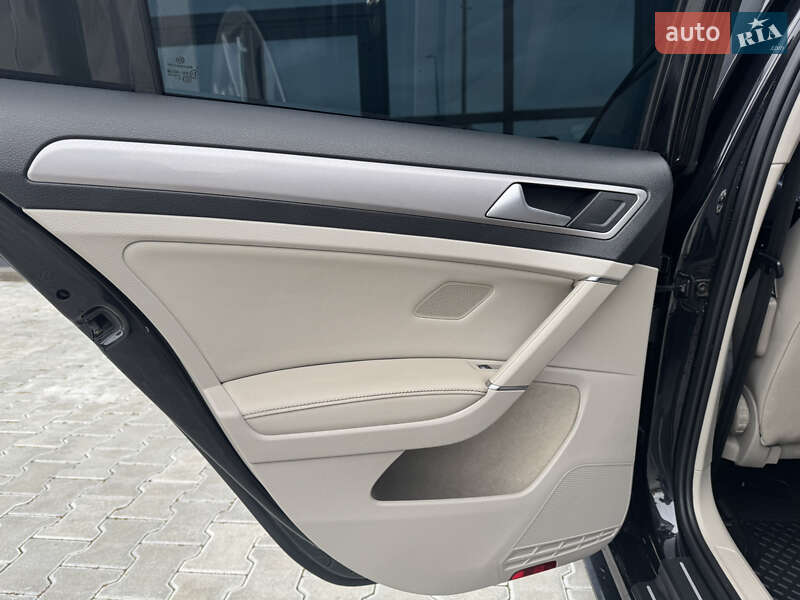 Хэтчбек Volkswagen e-Golf 2015 в Тернополе фото 52 Хэтчбек Volkswagen e-Golf 2015 в Тернополе