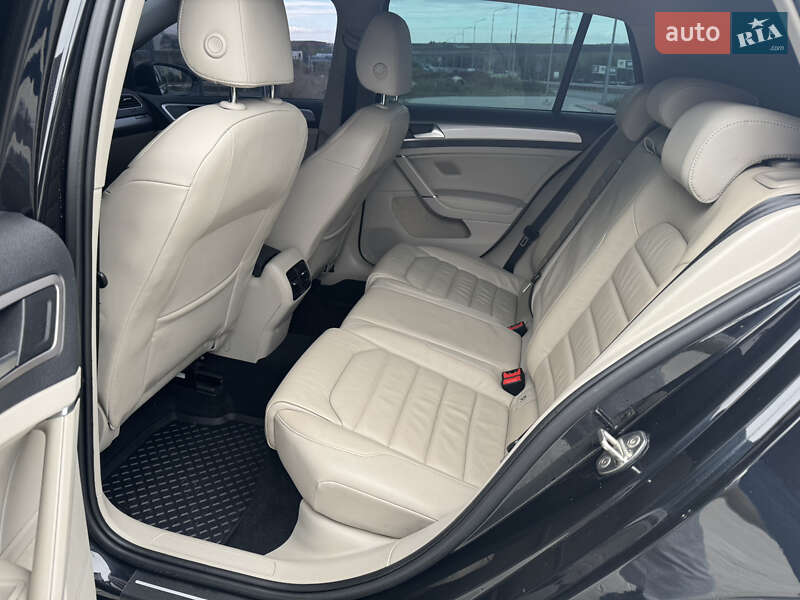 Хэтчбек Volkswagen e-Golf 2015 в Тернополе фото 53 Хэтчбек Volkswagen e-Golf 2015 в Тернополе