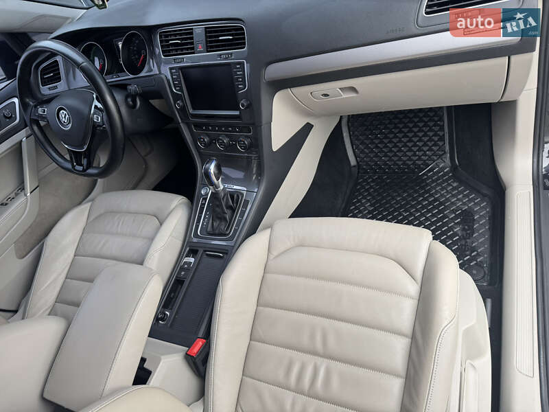 Хэтчбек Volkswagen e-Golf 2015 в Тернополе фото 59 Хэтчбек Volkswagen e-Golf 2015 в Тернополе