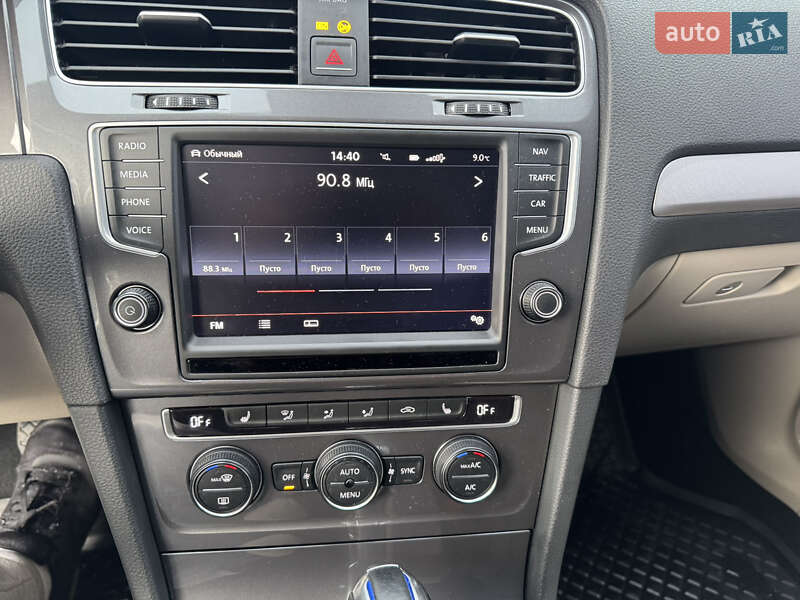 Хэтчбек Volkswagen e-Golf 2015 в Тернополе фото 67 Хэтчбек Volkswagen e-Golf 2015 в Тернополе