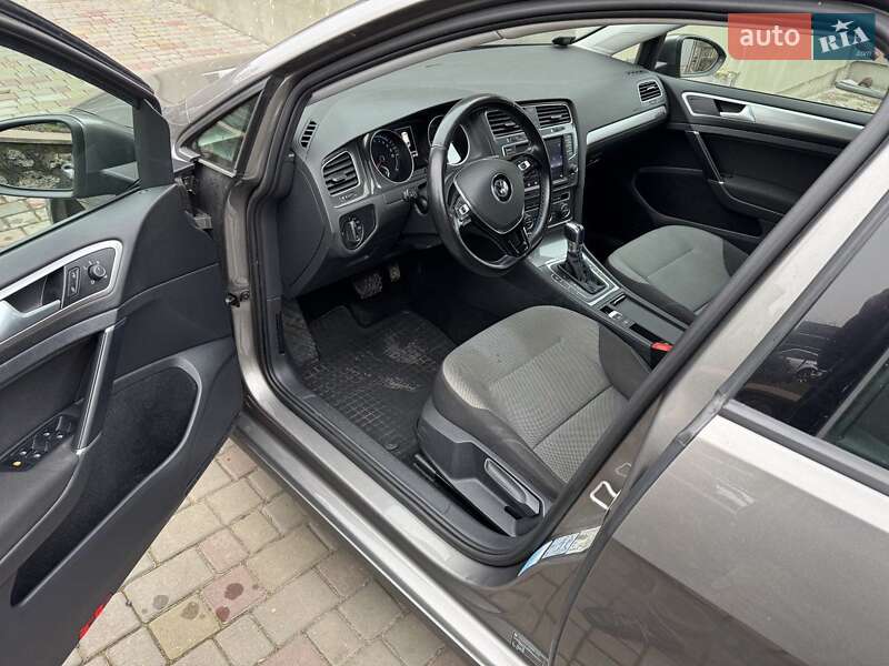Хэтчбек Volkswagen e-Golf 2015 в Тернополе фото 10 Хэтчбек Volkswagen e-Golf 2015 в Тернополе