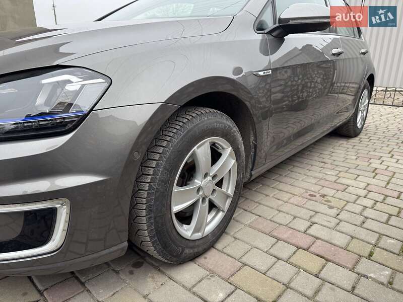 Хэтчбек Volkswagen e-Golf 2015 в Тернополе фото 14 Хэтчбек Volkswagen e-Golf 2015 в Тернополе