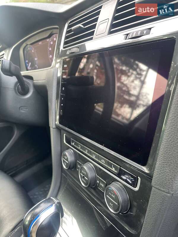 Хетчбек Volkswagen e-Golf 2019 в Луцьку фото 16 Хетчбек Volkswagen e-Golf 2019 в Луцьку