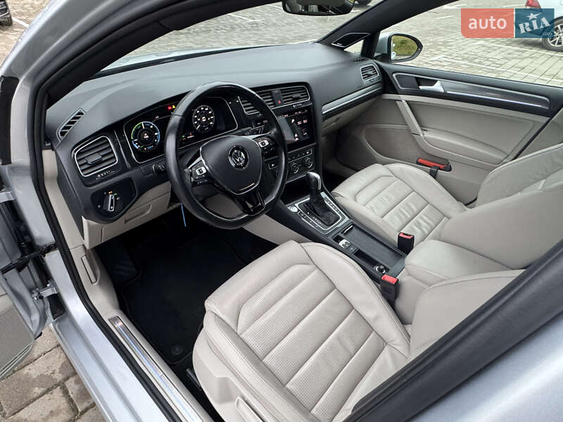 Хэтчбек Volkswagen e-Golf 2019 в Луцке