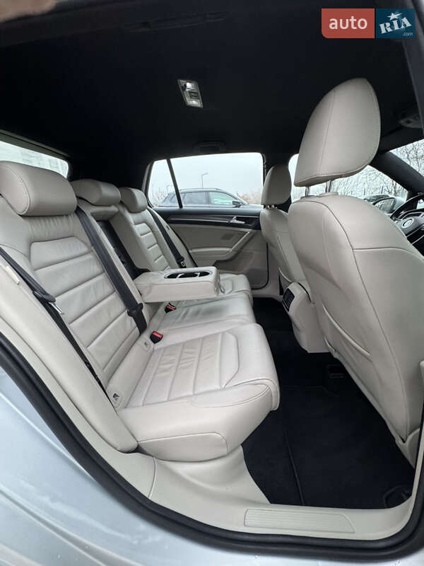 Хэтчбек Volkswagen e-Golf 2019 в Луцке