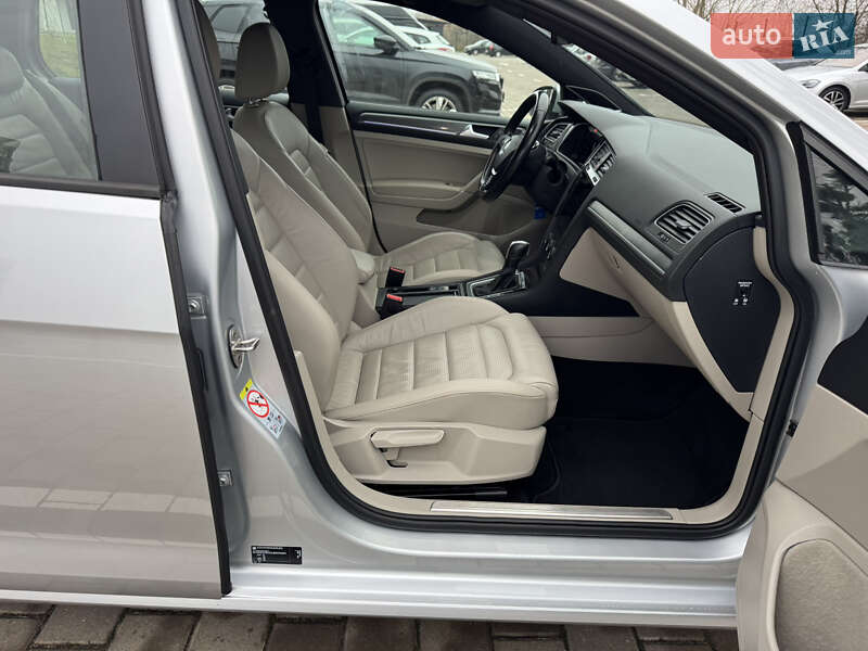 Хэтчбек Volkswagen e-Golf 2019 в Луцке