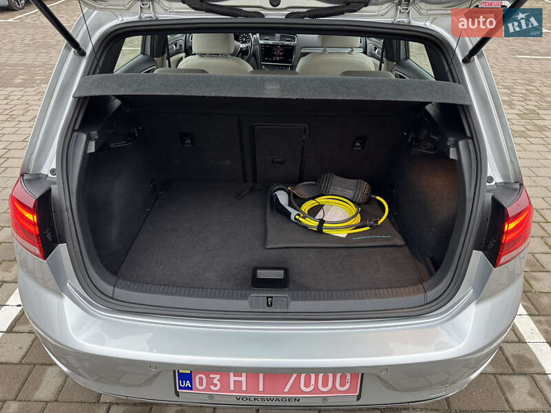 Хэтчбек Volkswagen e-Golf 2019 в Луцке
