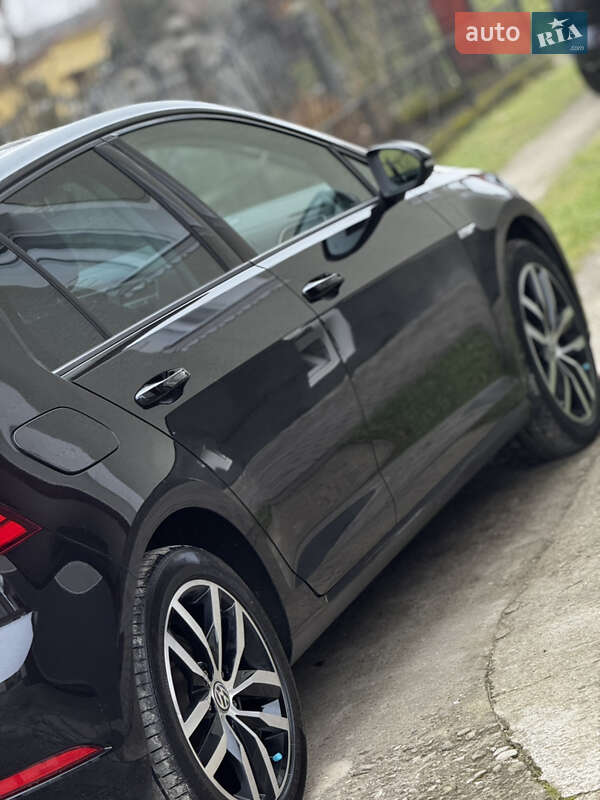 Хэтчбек Volkswagen e-Golf 2019 в Дрогобыче