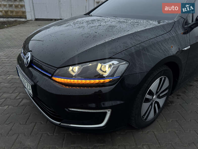 Хэтчбек Volkswagen e-Golf 2015 в Хмельницком